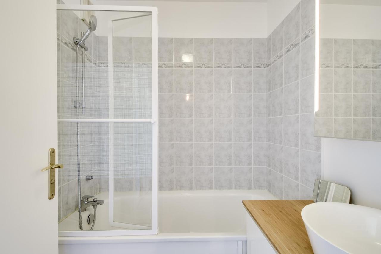 Chic Apart With Parking And Balcony Apartment Cergy Luaran gambar