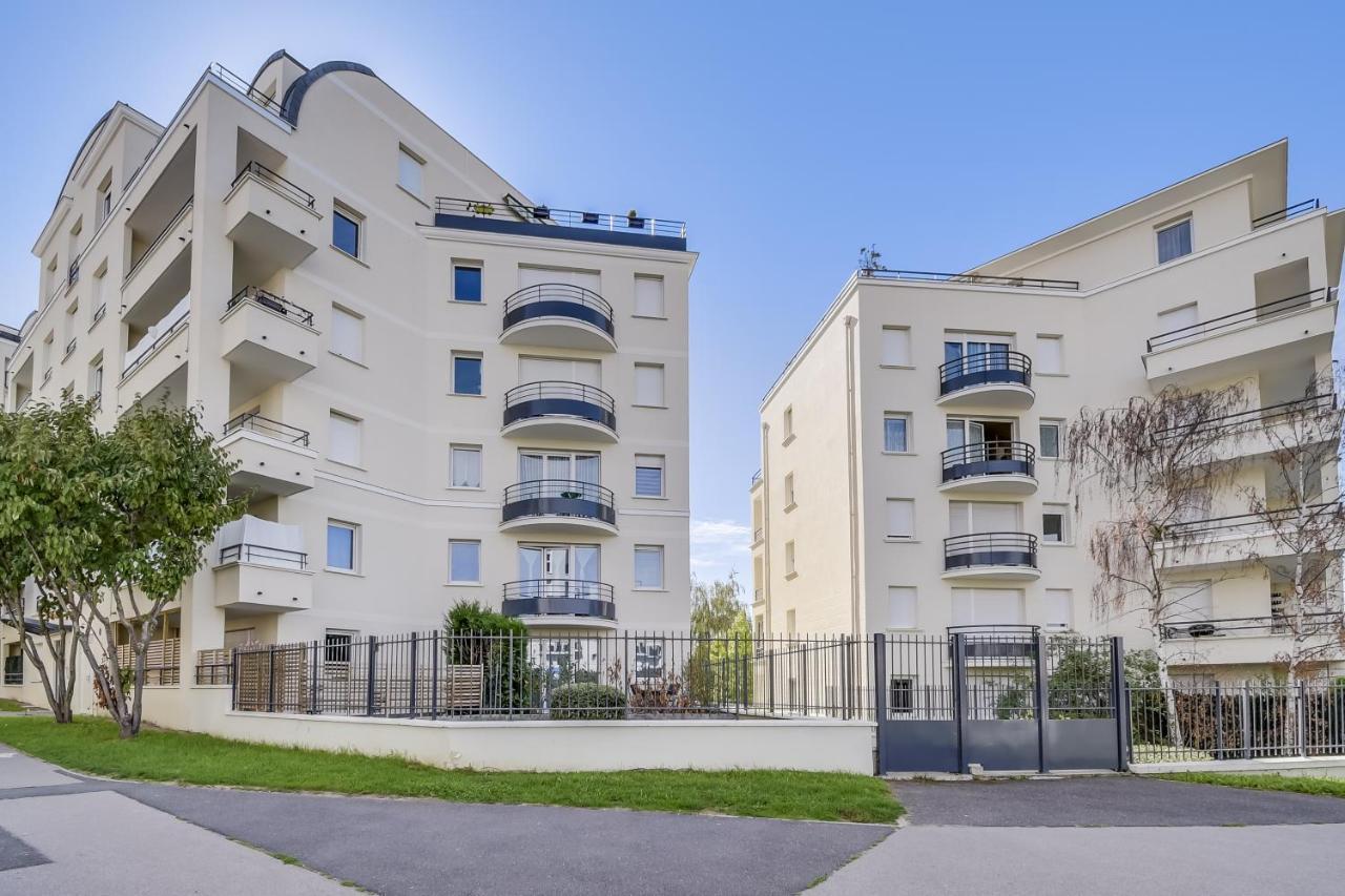 Chic Apart With Parking And Balcony Apartment Cergy Luaran gambar